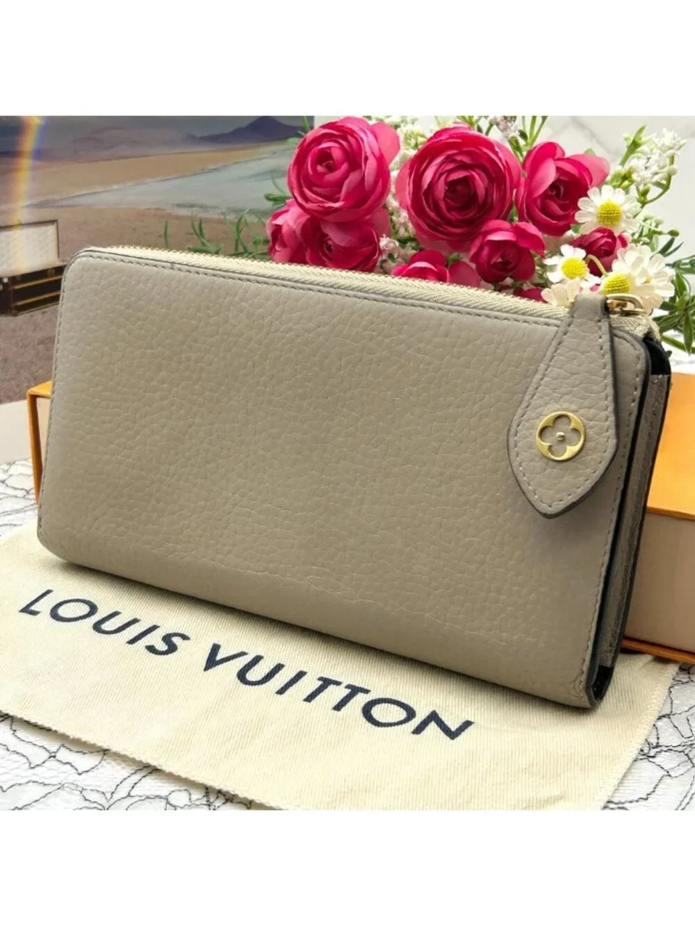 Louis Vuitton Portefeuille Comet Beige Wallet